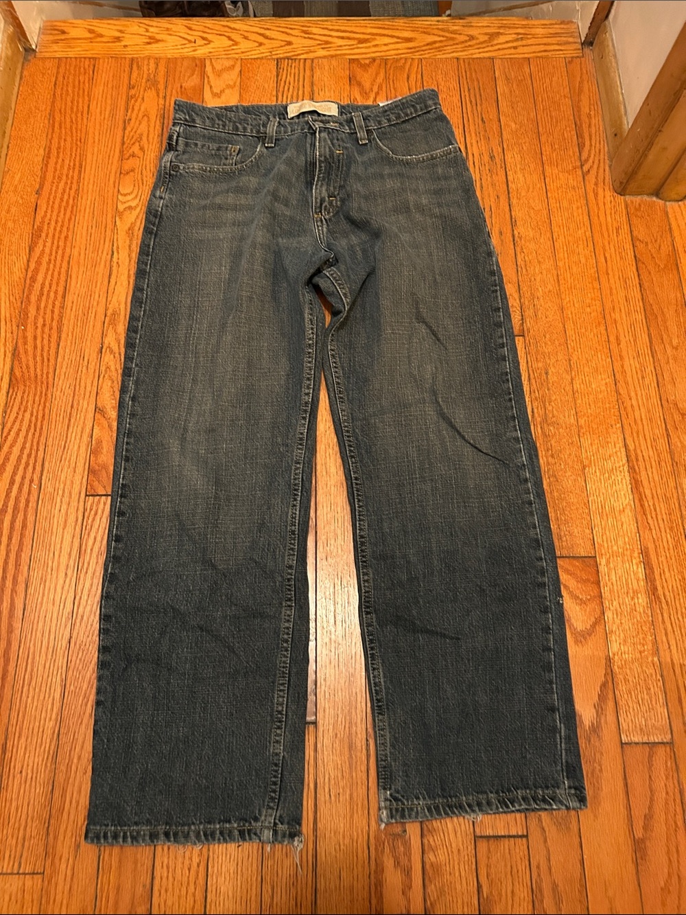 Wrangler Men's Relaxed Dark Blue Denim Jeans - Picture 2 of 5